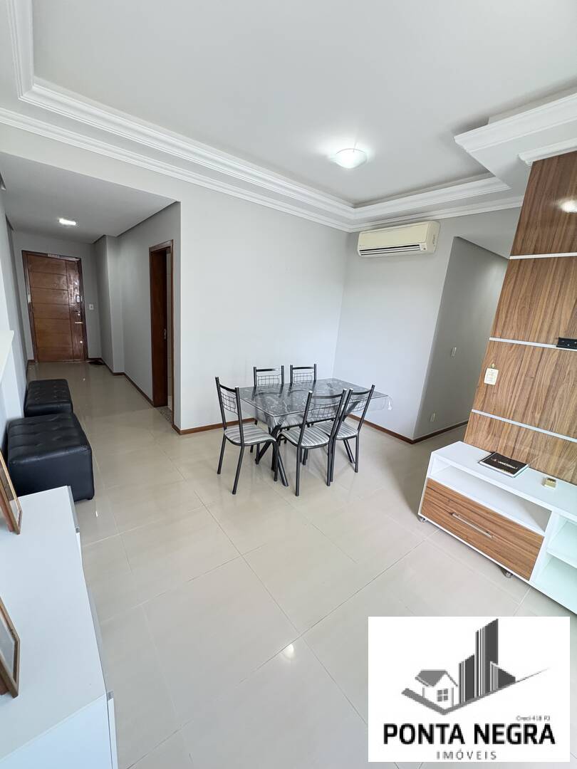 Apartamento à venda com 3 quartos, 94m² - Foto 2