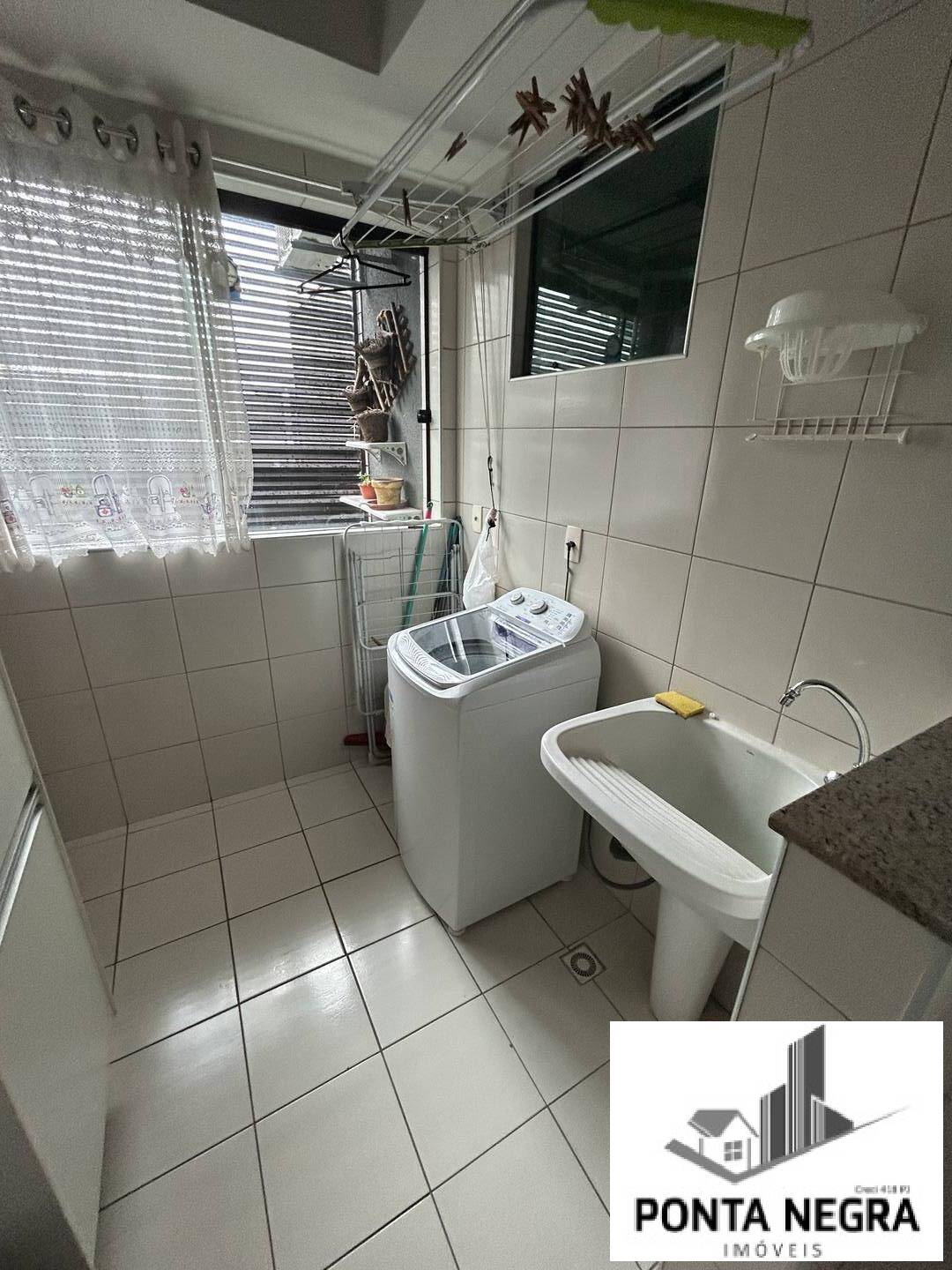Apartamento para alugar com 2 quartos, 70m² - Foto 12