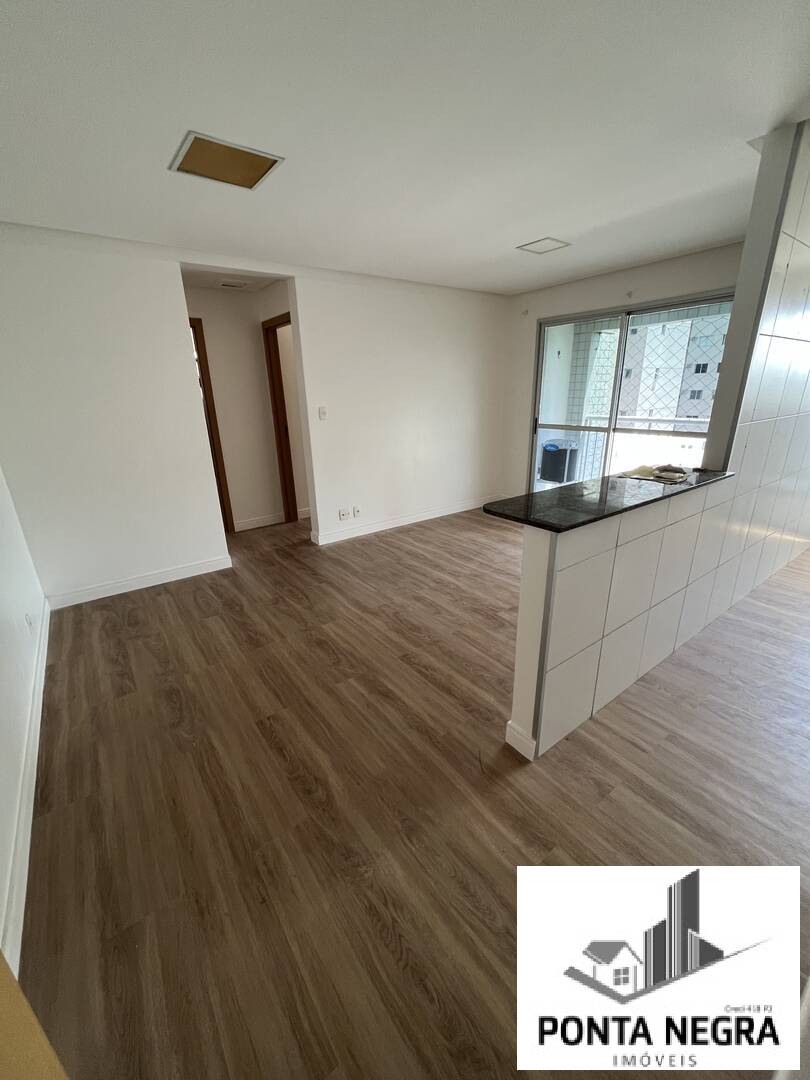 Apartamento à venda com 2 quartos, 64m² - Foto 3