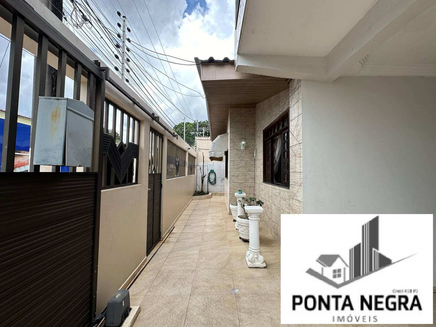Casa à venda com 3 quartos, 449m² - Foto 2