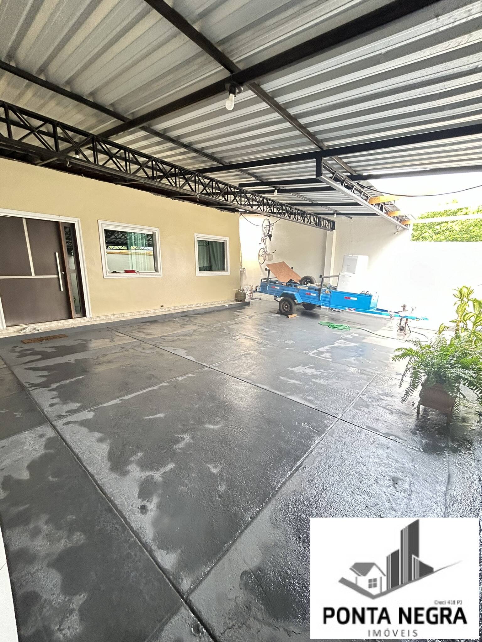 Casa à venda com 4 quartos, 229m² - Foto 2